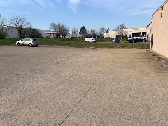 More Photos Of 112 Westhampton Dr, Lexington Manufacturing For Sale