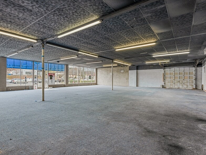 More Photos Of 1048 Patton Ave, Asheville Storefront For Lease