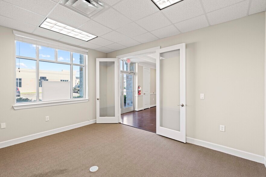 More Photos Of 440 Cobia Dr, Katy Office For Lease