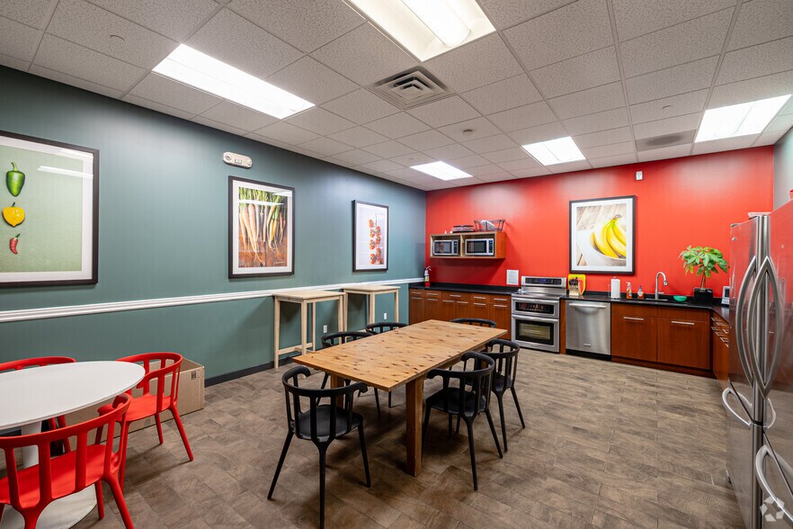 More Photos Of 1 Johnson Dr, Raritan Manufacturing For Lease