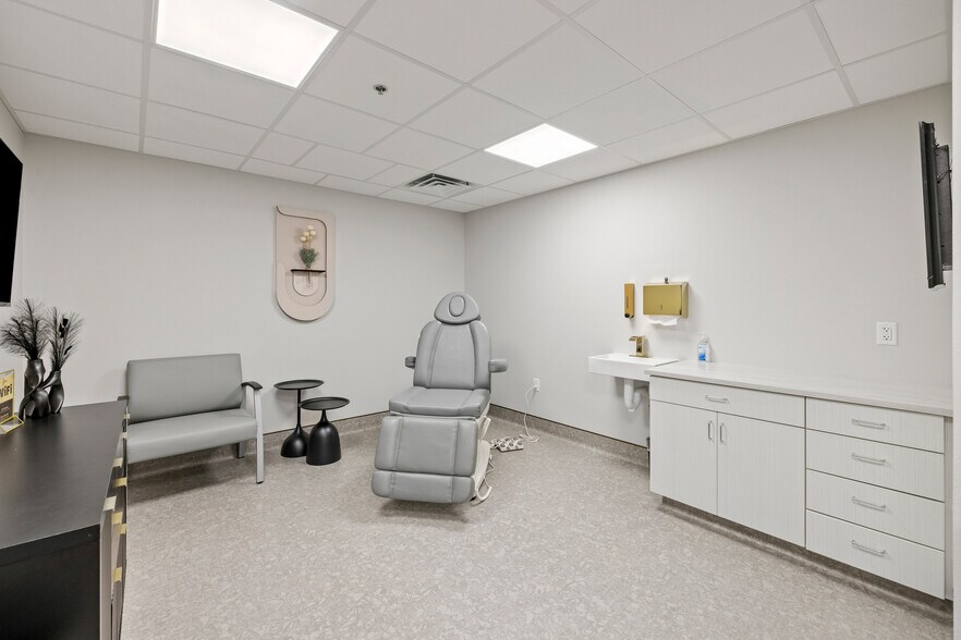 More Photos Of 234 E 1st St, Casper Healthcare For Lease