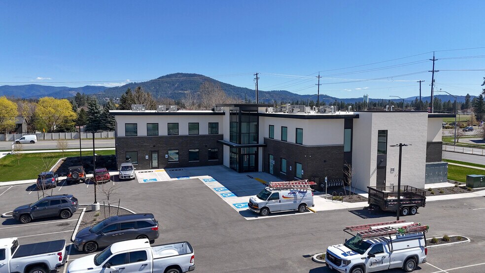 More Photos Of 1701 Prairie, Hayden Medical For Lease