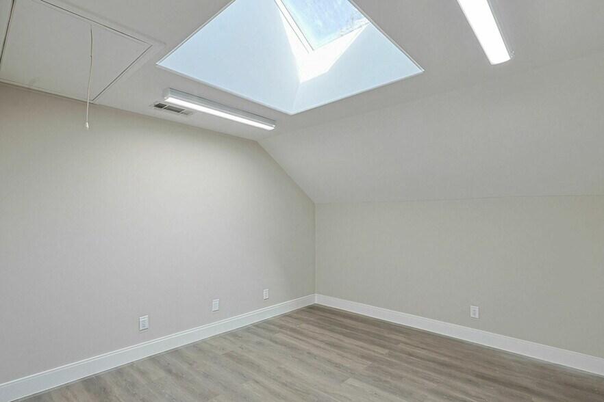 More Photos Of 1906 Warm Springs Rd, Columbus Medical For Sale