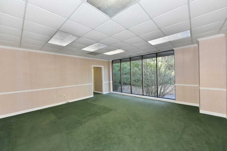 More Photos Of 3120 Medlock Bridge Rd, Peachtree Corners Light Distribution For Lease