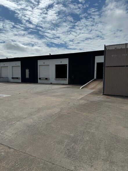 More Photos Of 1000 N Post Oak Rd, Houston Unknown For Lease