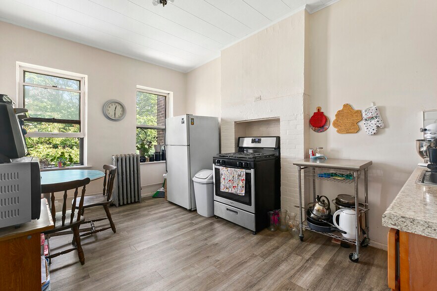 More Photos Of 177 Atlantic Ave, Brooklyn Storefront Retail Residential For Sale