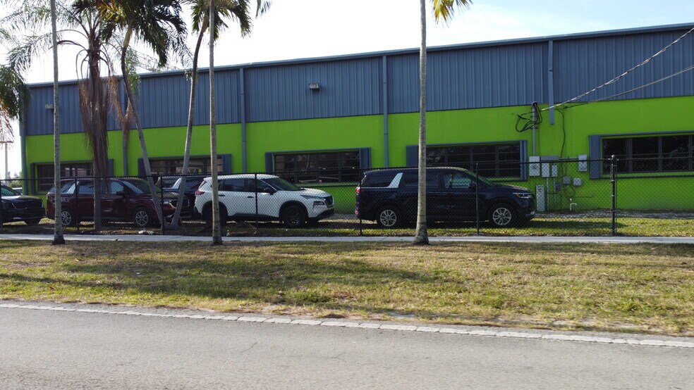 More Photos Of 901-1001 Old Griffin Rd, Dania Beach Land For Lease