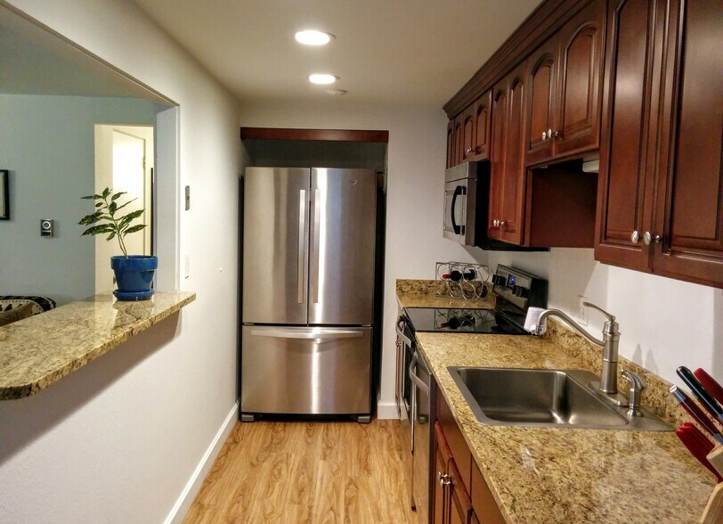 More Photos Of 110 NW 39th St, Seattle Apartments For Sale