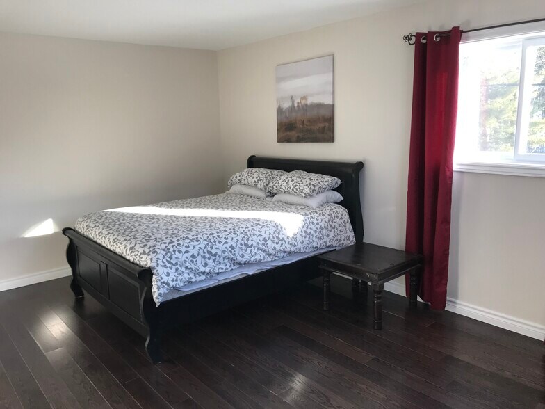 More Photos Of 2551 Petawawa Blvd, Petawawa Freestanding For Sale