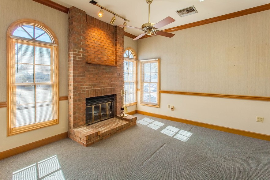 More Photos Of 1477 W Fairbanks Ave, Winter Park Office For Sale