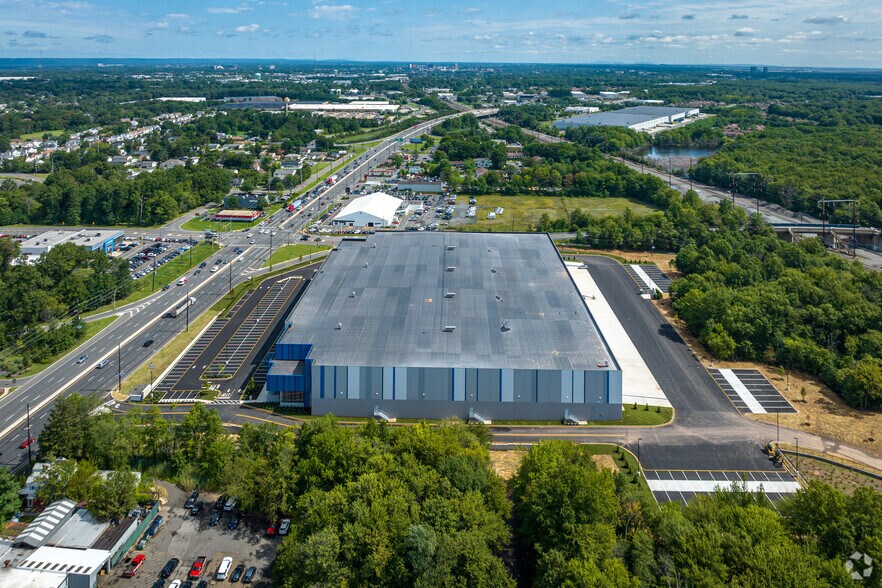 More Photos Of 1980 U.S. Route 1, North Brunswick Warehouse For Lease