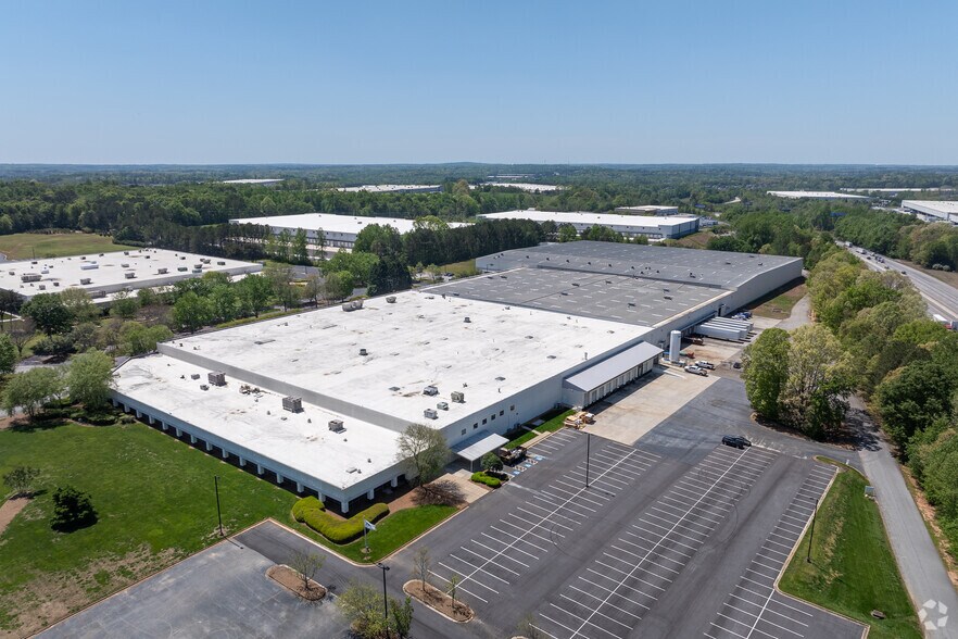 More Photos Of 1001 Cherry Dr, Braselton Warehouse For Lease