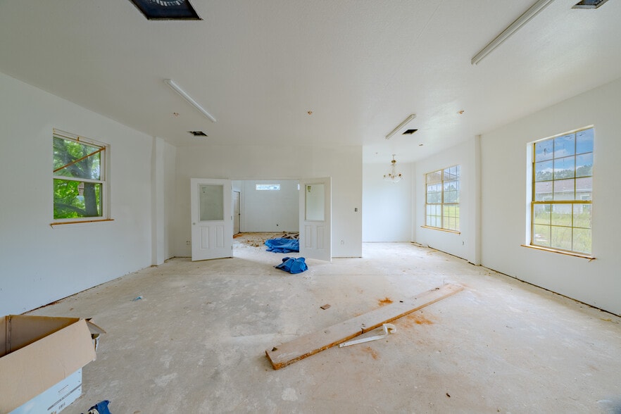 More Photos Of 18520 Blue Star Hwy, Quincy Congregate Senior Housing For Sale