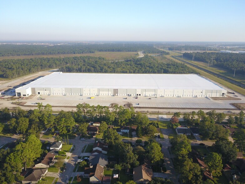 More Photos Of 10100 W Lake Houston Pky, Houston Distribution For Lease
