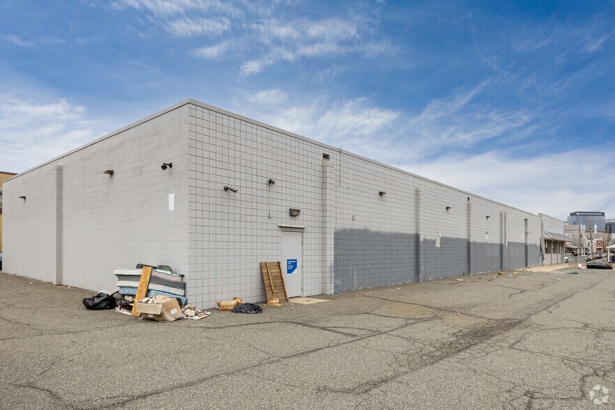 More Photos Of 3000 Reed St, Philadelphia Freestanding For Lease