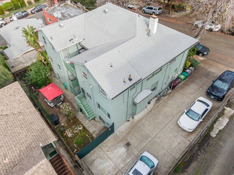 More Photos Of 95 Moss Ave, Oakland Apartments For Sale