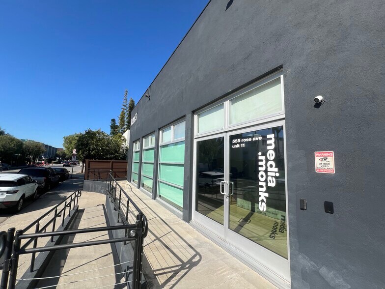 More Photos Of 553-555 Rose Ave, Venice Office For Lease