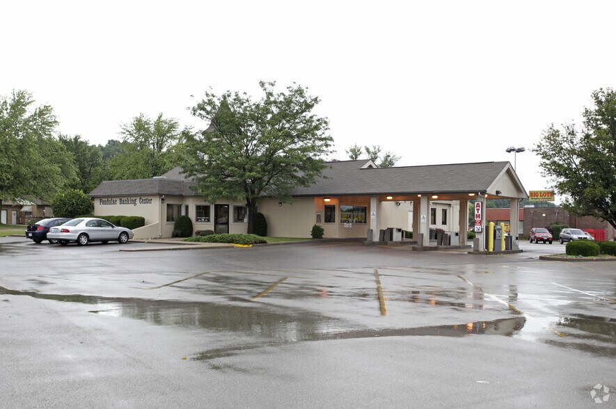 More Photos Of 2410-2500 E Washington St, East Peoria Unknown For Lease