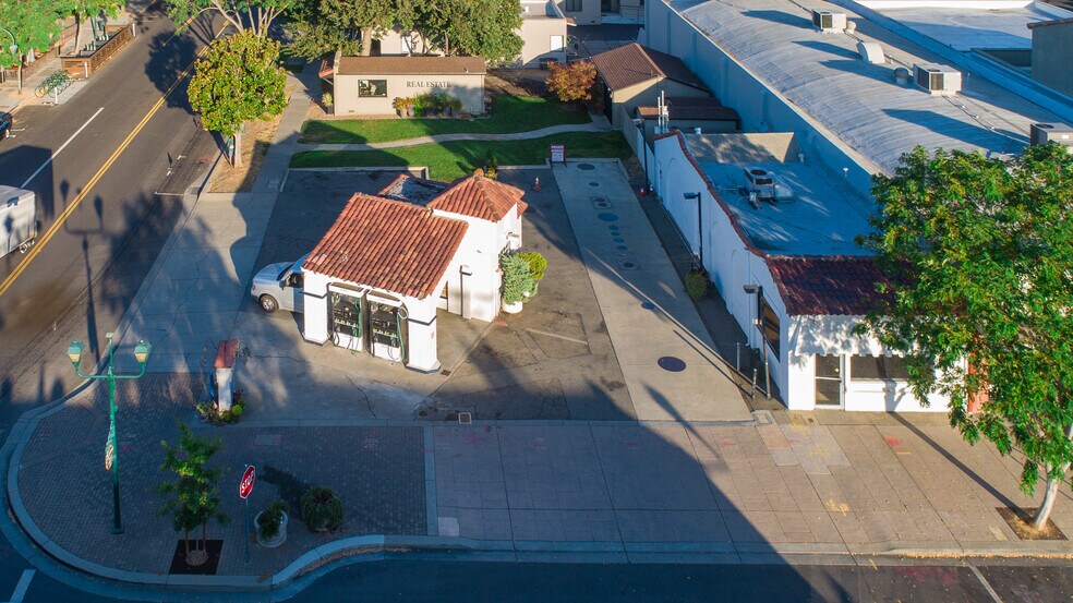 More Photos Of 707 Main St, Pleasanton Service Station For Sale
