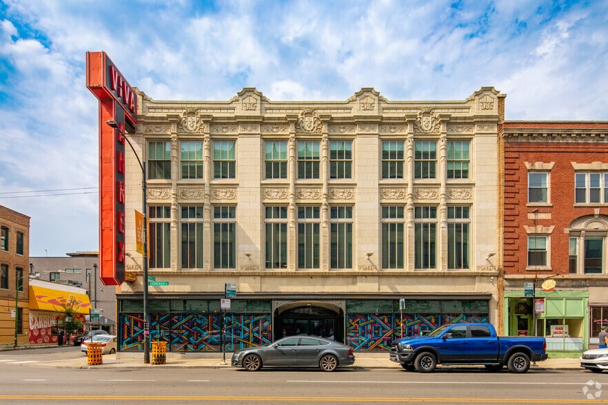 More Photos Of 1620 W Chicago Ave, Chicago Showroom For Lease