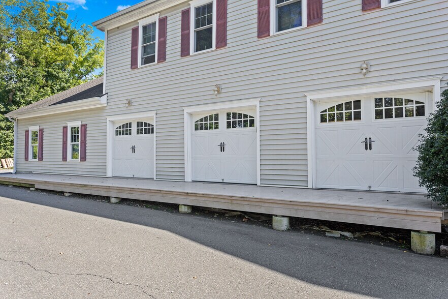 More Photos Of 466 Church St, Hamilton Office For Sale