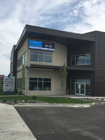 More Photos Of 7035 W Clearwater Ave, Kennewick Office For Lease