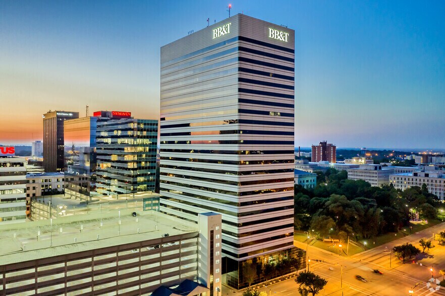 More Photos Of 1201 Main St, Columbia Office For Lease