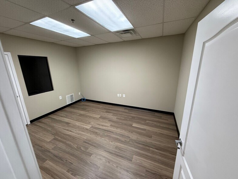 More Photos Of 298 Reynolds Rd, Hiram Warehouse For Lease