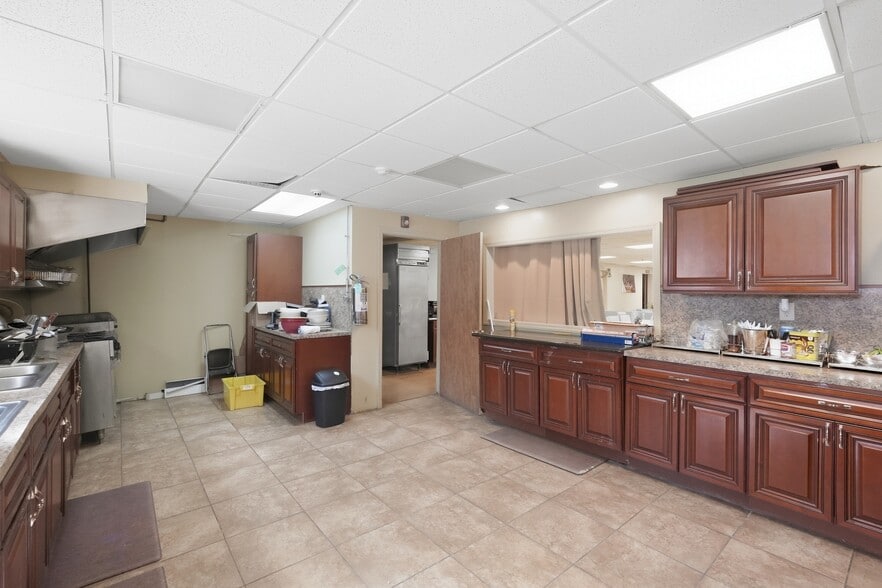 More Photos Of 1110 Coles Mill Rd, Williamstown Specialty For Sale