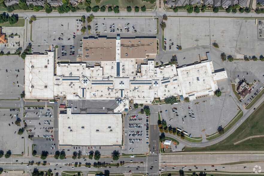 More Photos Of 3301 W Main St, Norman Unknown For Sale