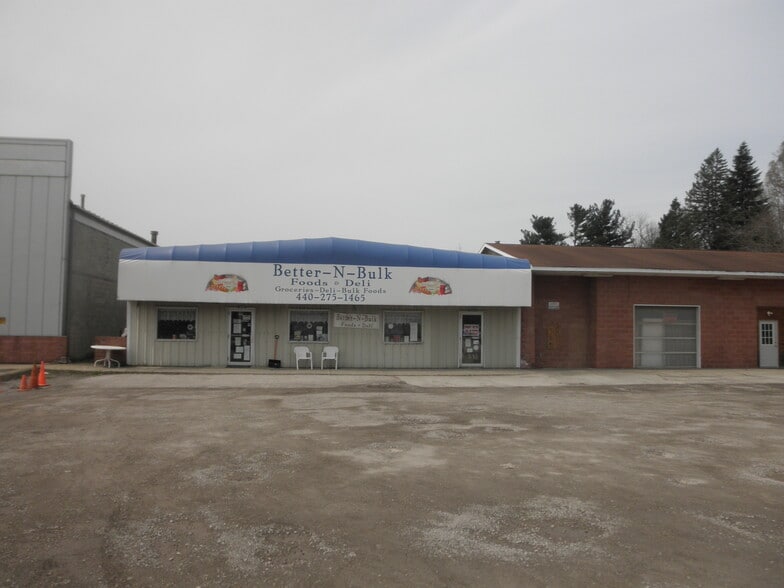 More Photos Of 2115-2121 SR 45, Austinburg Supermarket For Lease