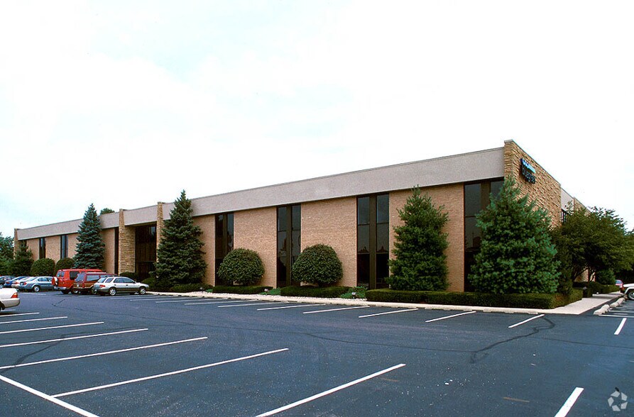 More Photos Of 6435 W Castleway Dr, Indianapolis Office For Lease