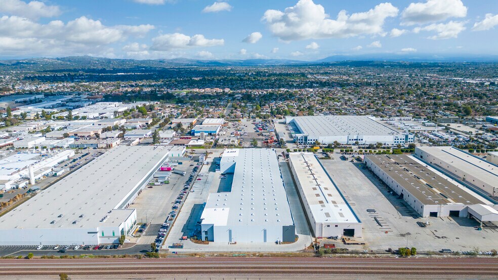 More Photos Of 11401 Greenstone Ave, Santa Fe Springs Distribution For Lease