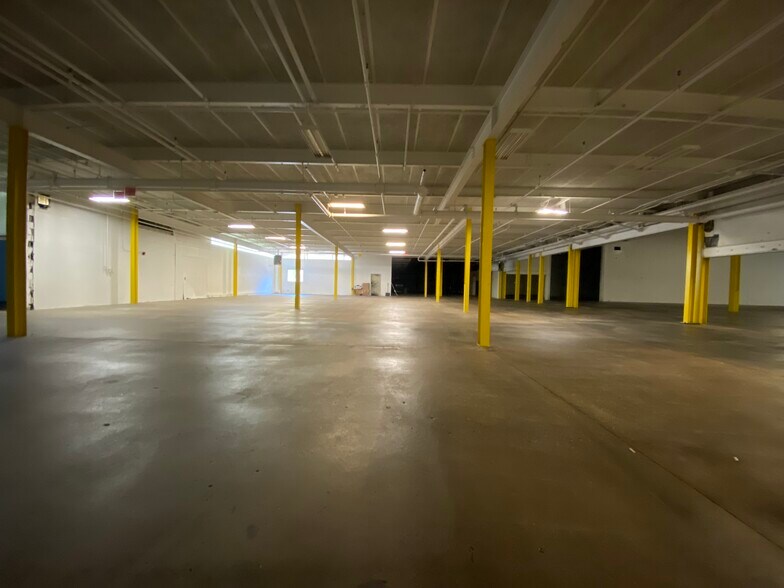 More Photos Of 60 Security Dr, Avon Manufacturing For Lease