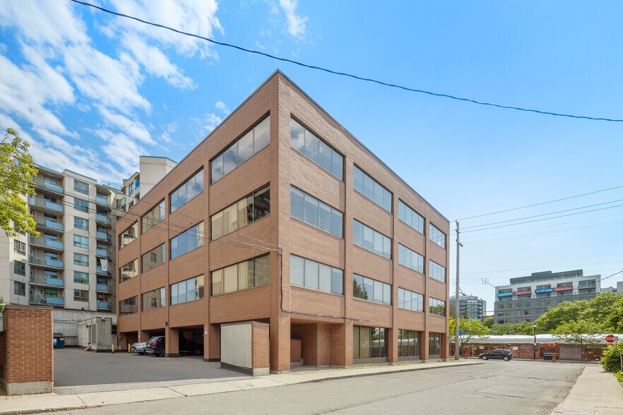 More Photos Of 383 Parkdale Ave, Ottawa Medical For Lease