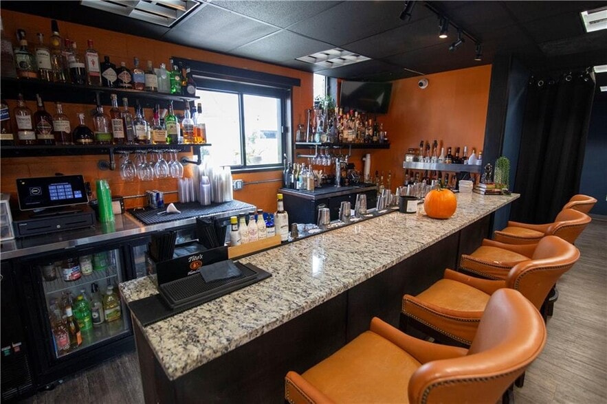 More Photos Of 371-373 Smith St, Providence Storefront For Sale