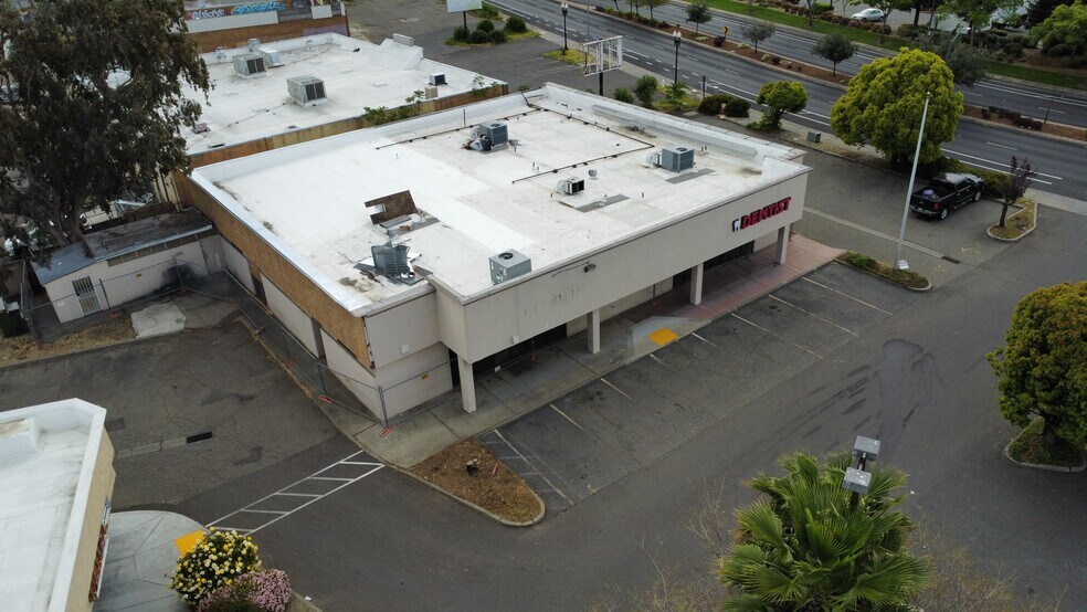 More Photos Of 6966 65th Expy, Sacramento General Retail For Sale