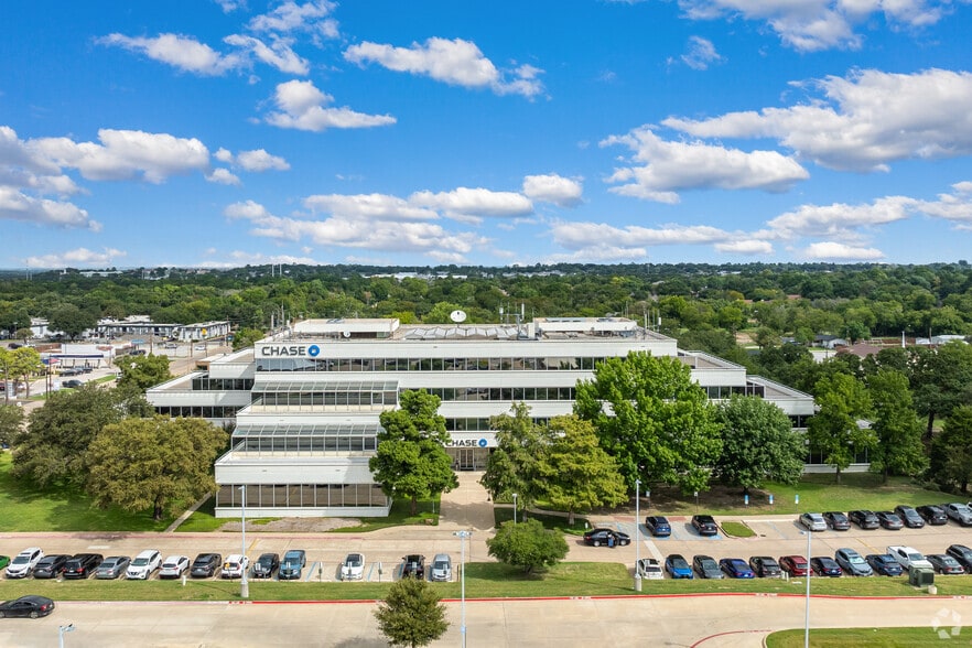 More Photos Of 1301 S Bowen Rd, Arlington Office For Lease