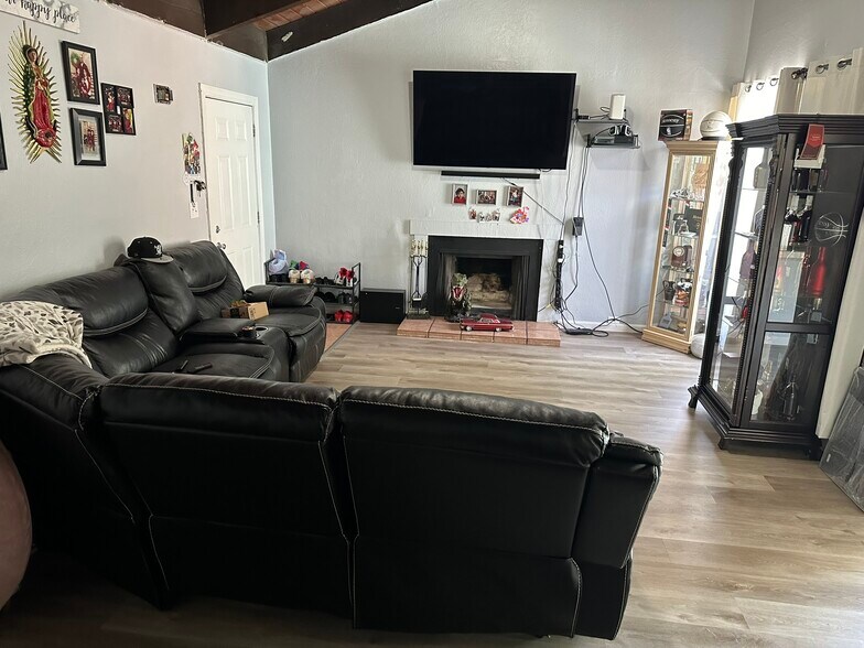 More Photos Of 3423-3425 Charleston Ct, Stockton Apartments For Sale