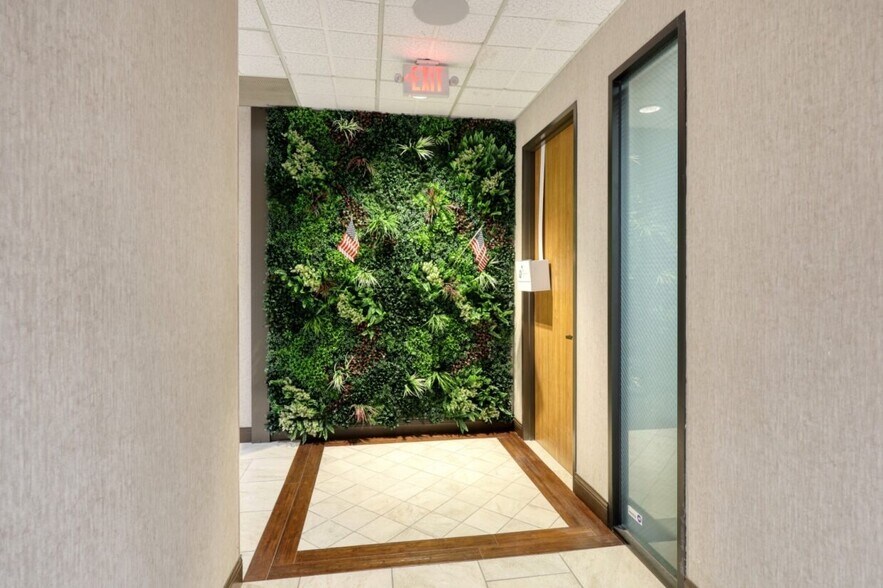 More Photos Of 2929 Mossrock Dr, San Antonio Office For Lease