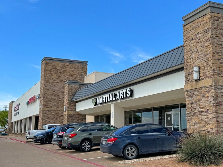 More Photos Of 113-217 Harwood Rd, Hurst Unknown For Lease