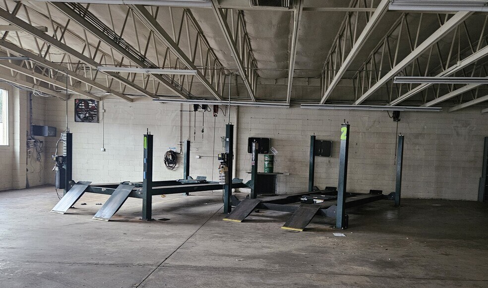 More Photos Of 1310 W 3rd Ave, Spokane Auto Dealership For Lease