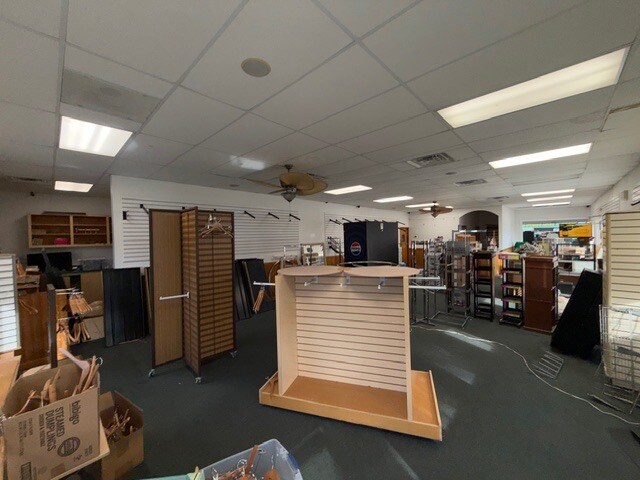 More Photos Of 100 Long Point Rd, Melbourne Beach Storefront For Lease