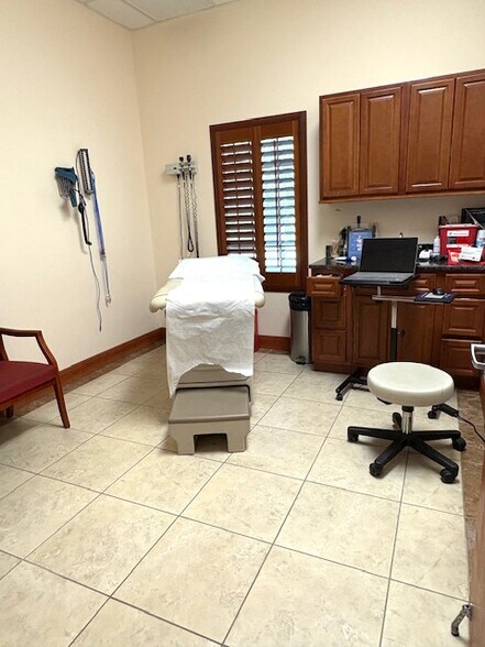 More Photos Of 1608 S Apollo Blvd, Melbourne Medical For Sale