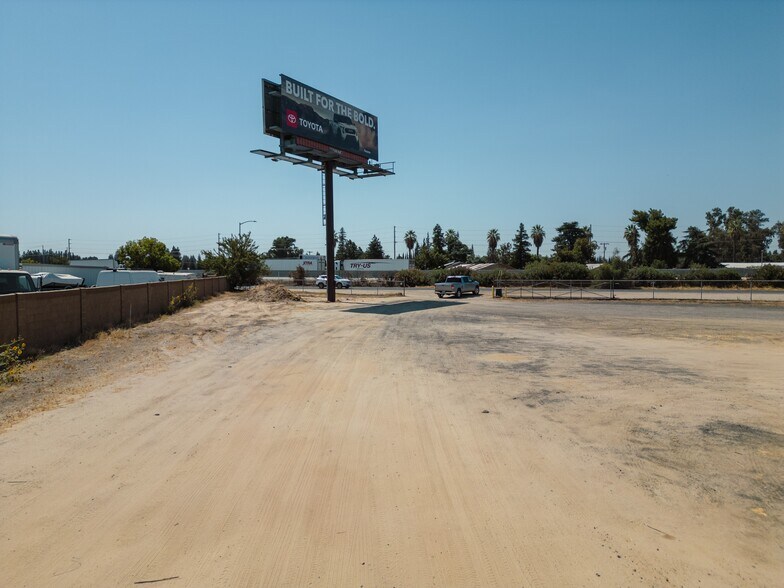 More Photos Of 901 E Broadway Ave, Atwater Specialty For Sale