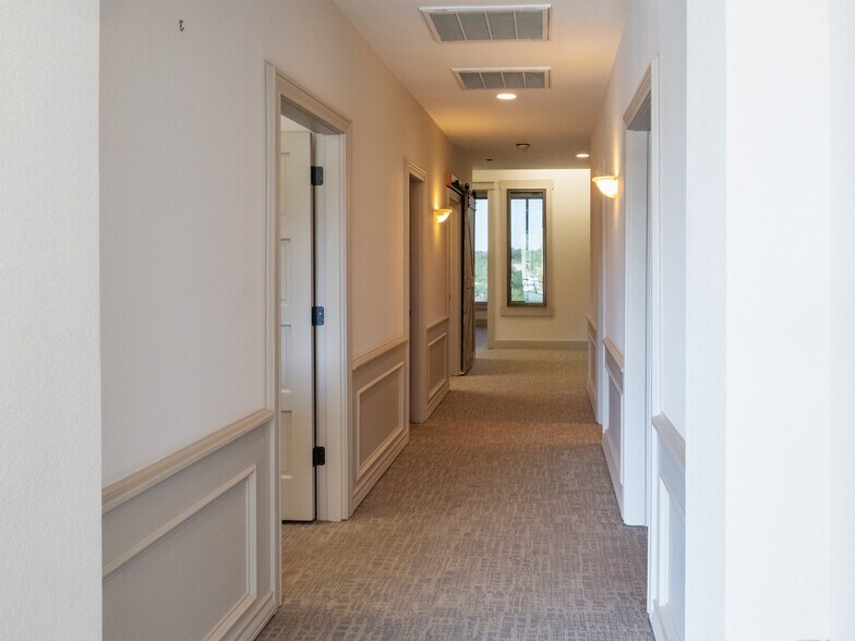 More Photos Of 1310 Ranch Road 620 N, Lakeway Unknown For Lease