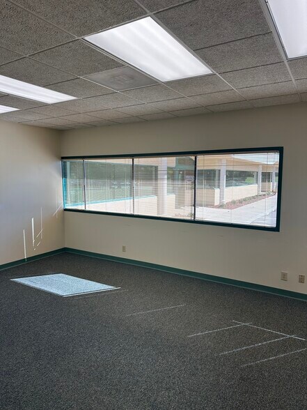 More Photos Of 1407-1439 Research Park Dr, Dayton Loft Creative Space For Lease