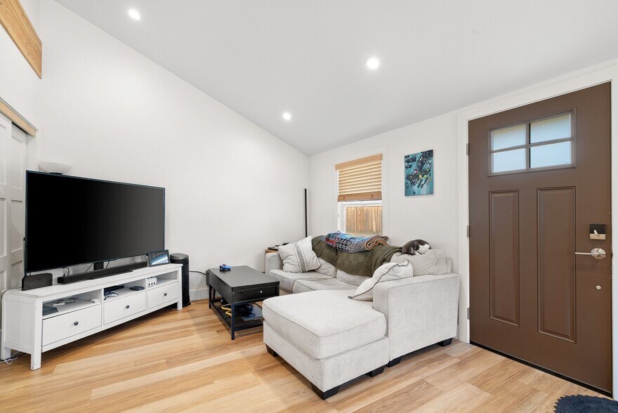 More Photos Of 420 Capitola Road Ext, Santa Cruz Apartments For Sale