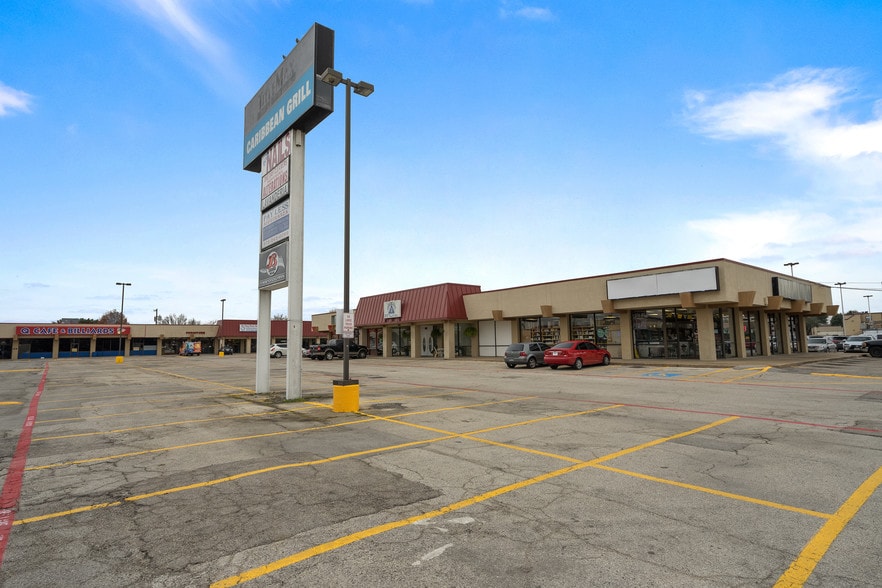 More Photos Of 3068 Forest Ln, Dallas Unknown For Lease