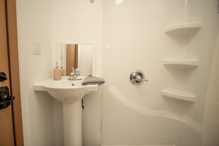 More Photos Of 7650 E SR 24 Giles Rd, Hanksville Trailer Camper Park For Sale